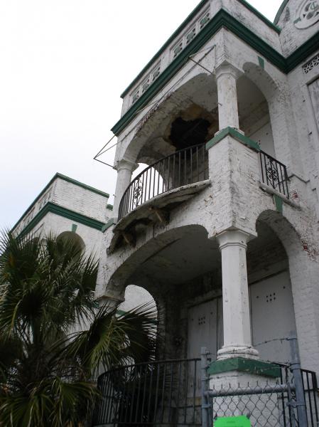 Lampru Apartments just before demolition